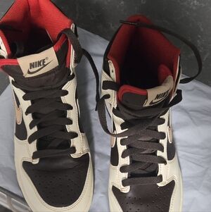 Size 6.5 Nike Boys-Unisex High-To Sneakers - Brown and Cream